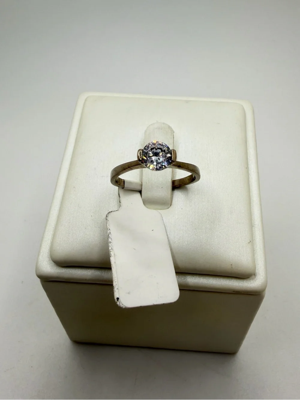 Dainty round cut, 5mm cubic zirconia, sz 6 solitaire ring in sterling silver!